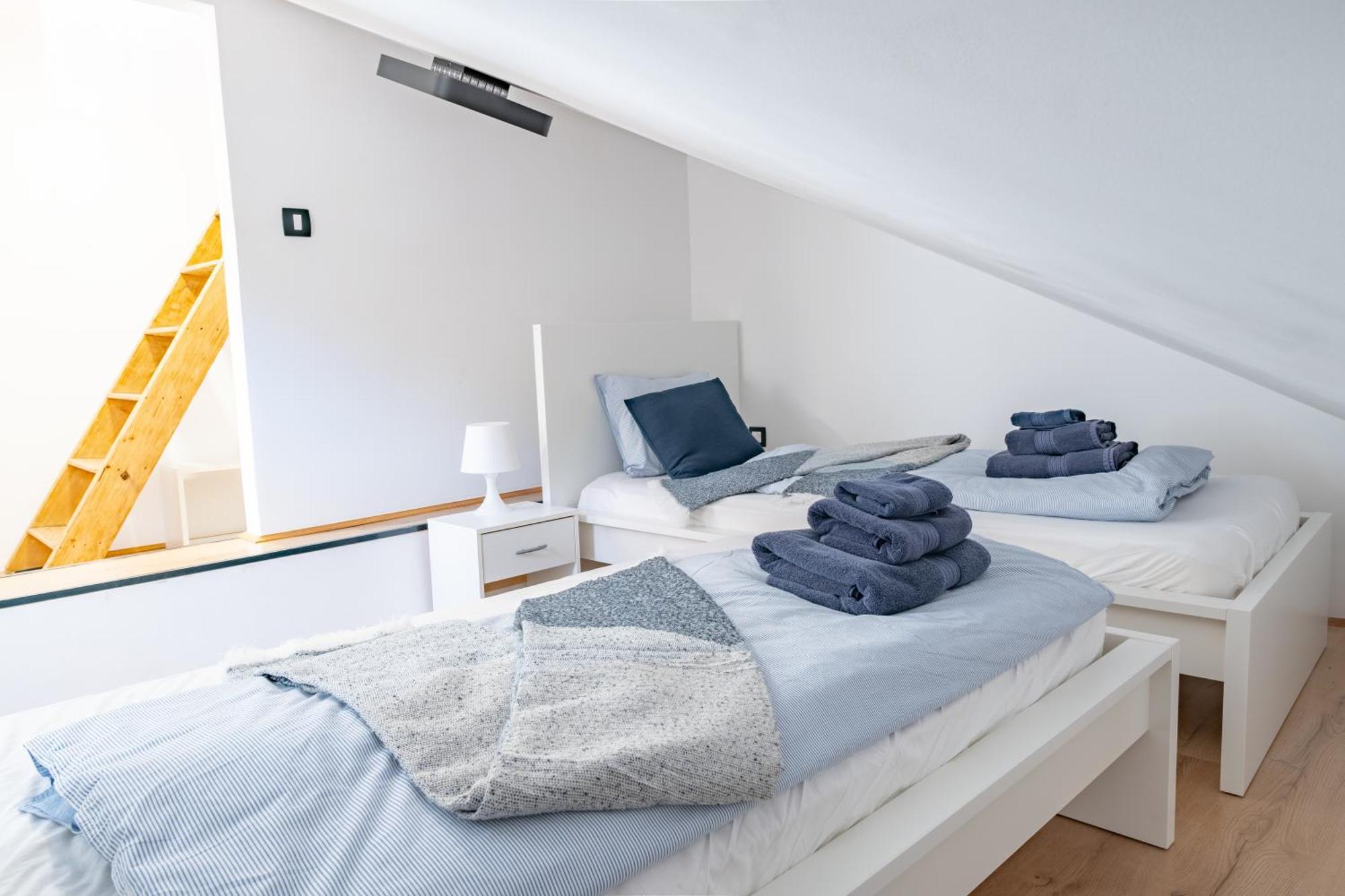 Via Paradiso Apartments ไพราน ภายนอก รูปภาพ
