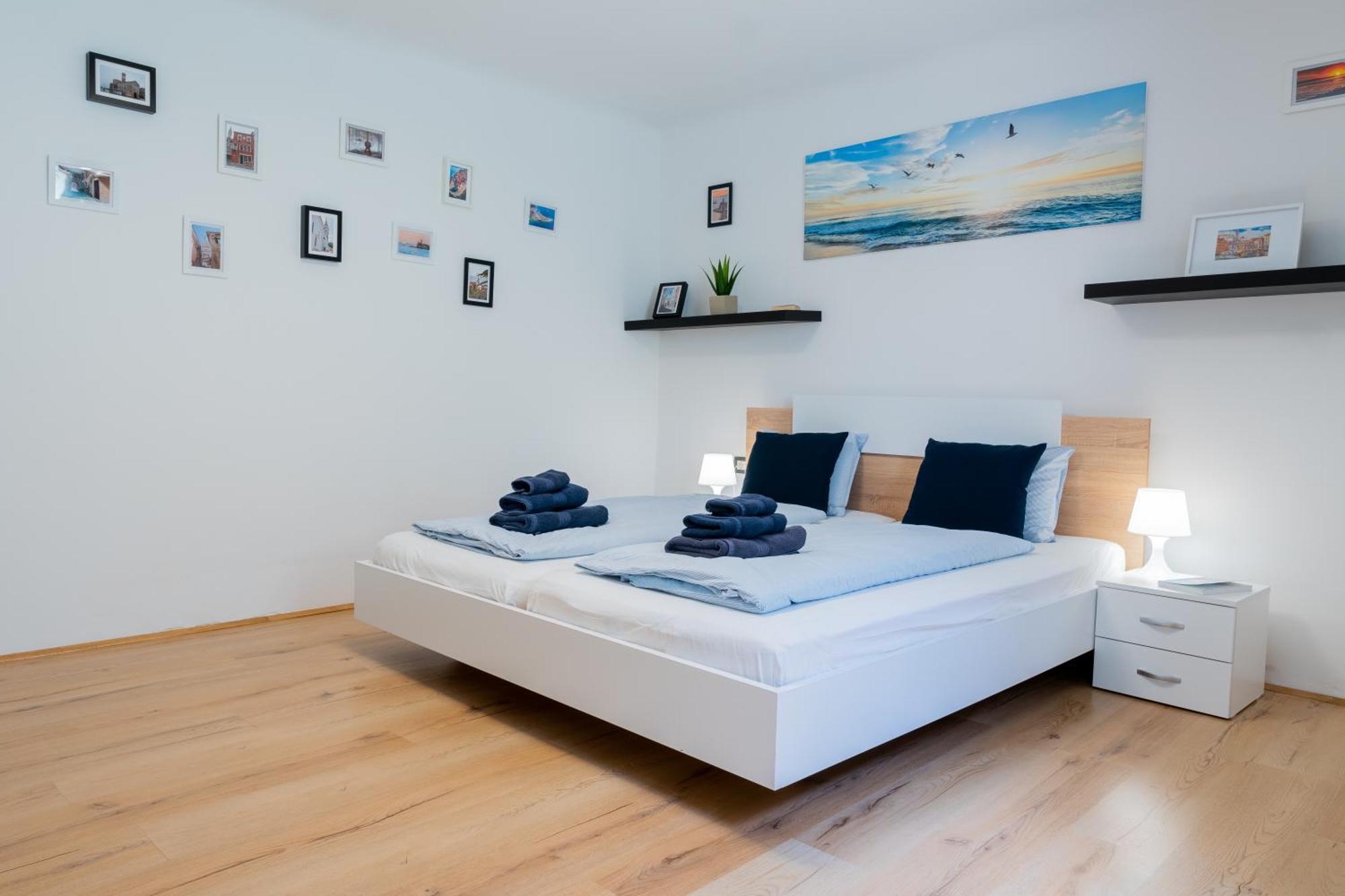 Via Paradiso Apartments ไพราน ภายนอก รูปภาพ